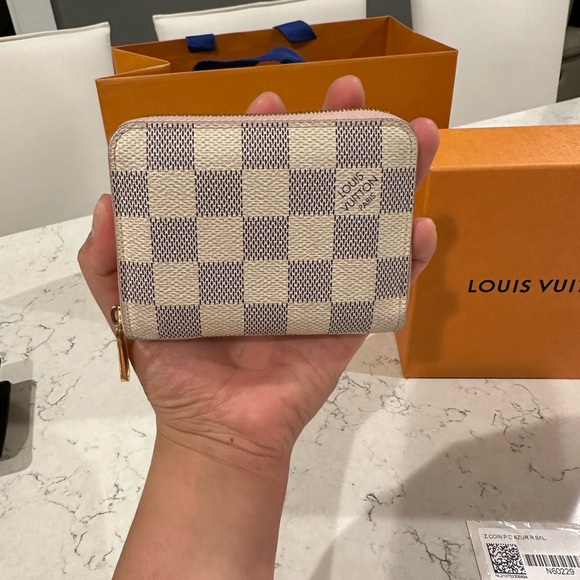 LV Zippy Coin Purse Padlock - Picture 13 of 16